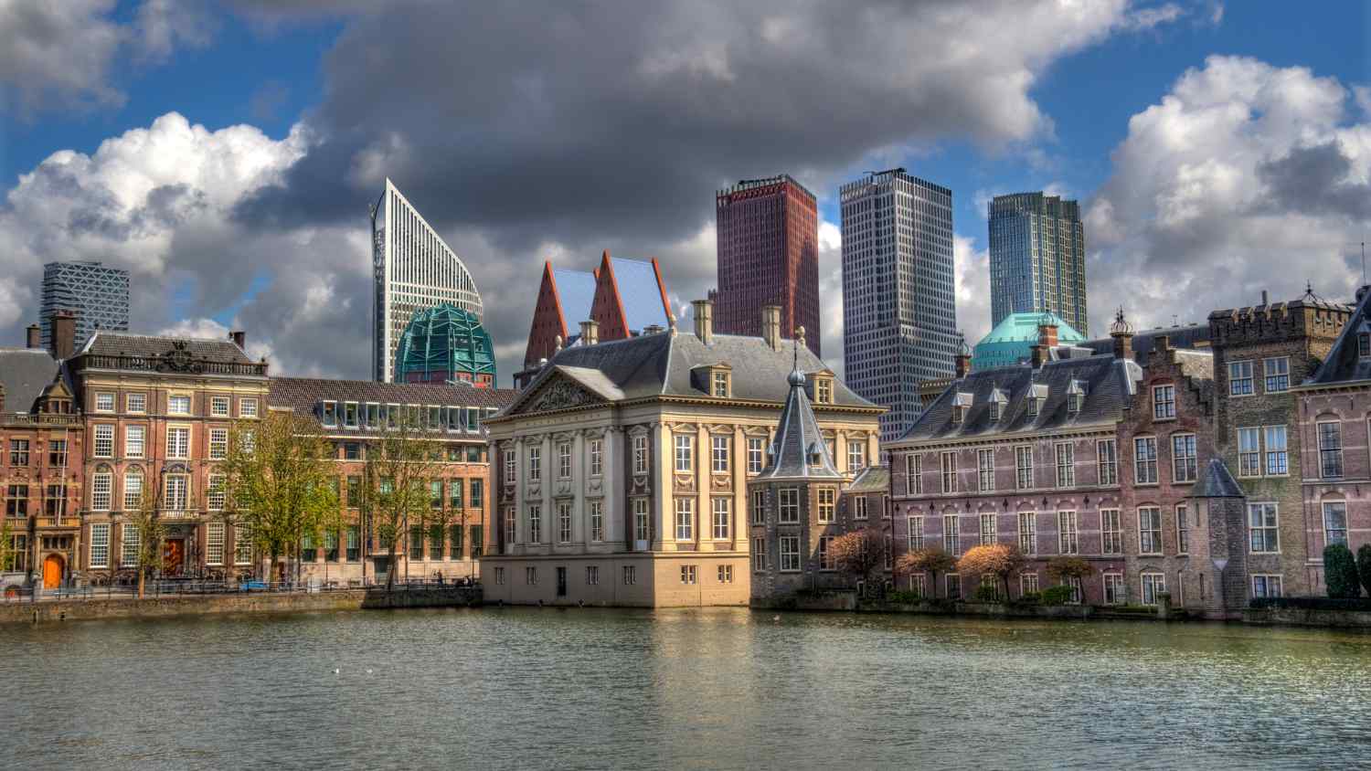 Binnenhof w Hadze w Holandii, w której odbył się Prinsjesdag 2025.